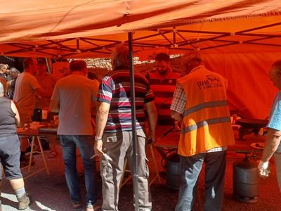 Les chasseurs de Saint Sernin cuisinent pour les sportifs