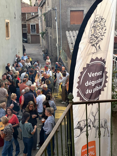 Fayet. Une soirée avec les chasseurs et le club de l'amitié