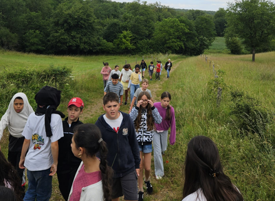 Le collège Saint Joseph de Villefranche en visite dans le marais de Montaris