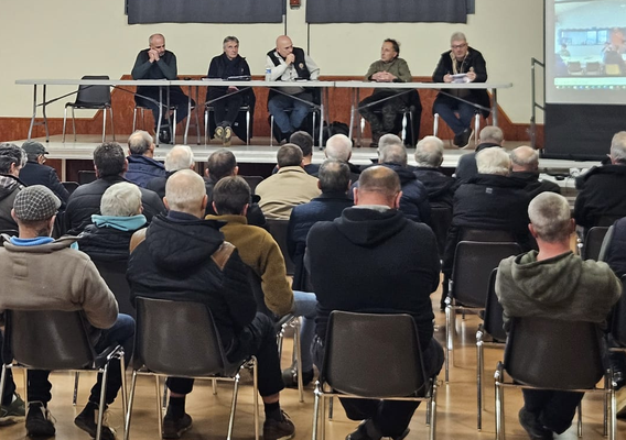 Les chasseurs en réunion de secteur à Salles-Courbatiès