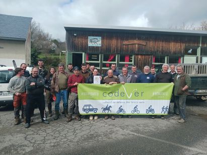 Rieupeyroux : des chasseurs, des 4 x 4, le Codever et des chemins 