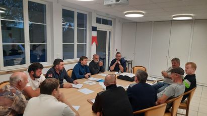 Les mots, la discussion et le travail favorisent l’entente