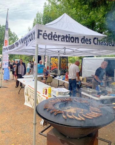 Les chasseurs de La Fouillade au cœur du marché gourmand