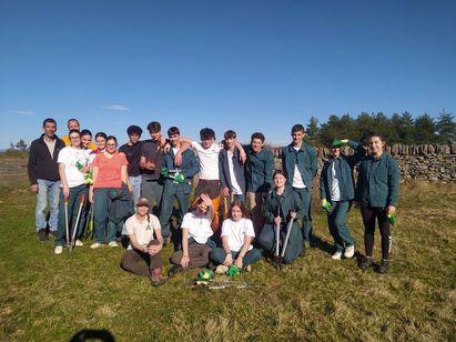 Le Lycée La Roque restaure les pelouses sèches