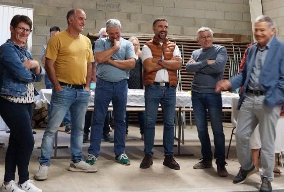 Les chasseurs pendent la crémaillère