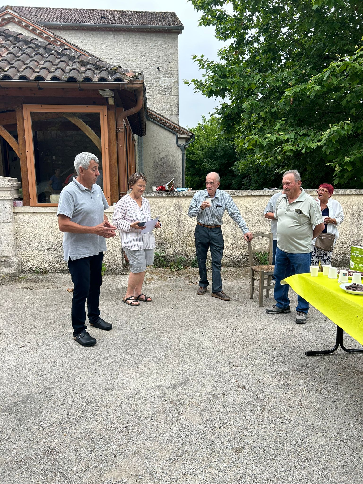 Remise de médaille d'argent à François Laval 